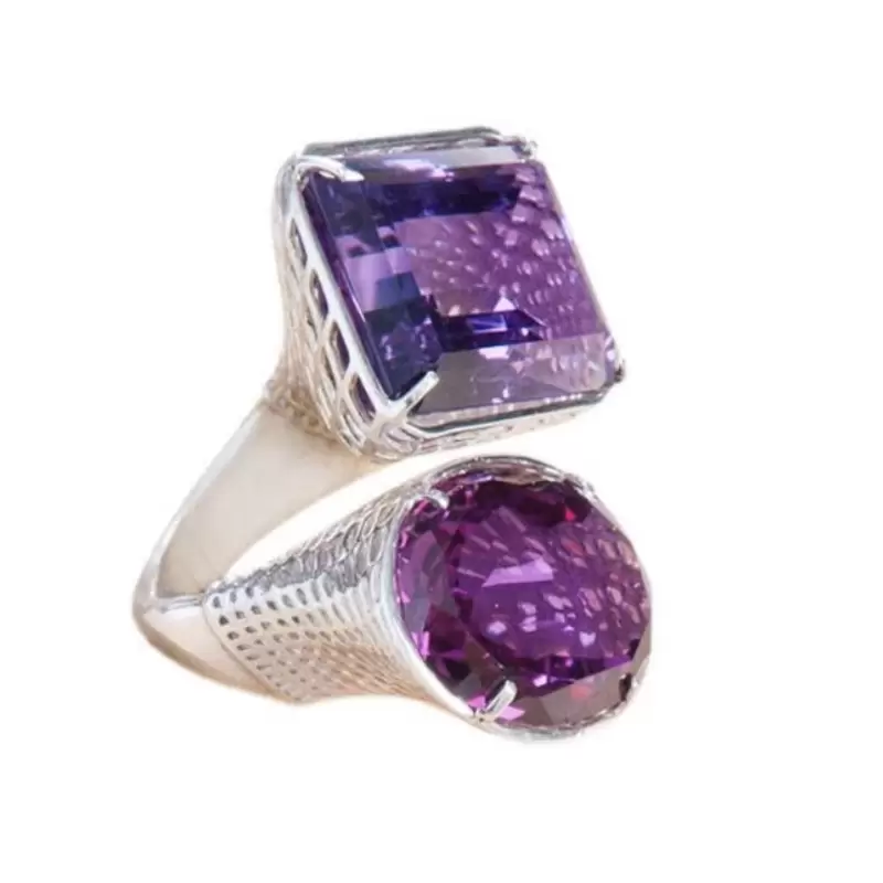 Anel Contrari&eacute; em prata de lei e ametistas naturais