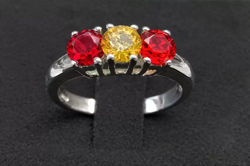 Anillo trilogía de plata de ley 925 con colores de circonita Bandera de España  