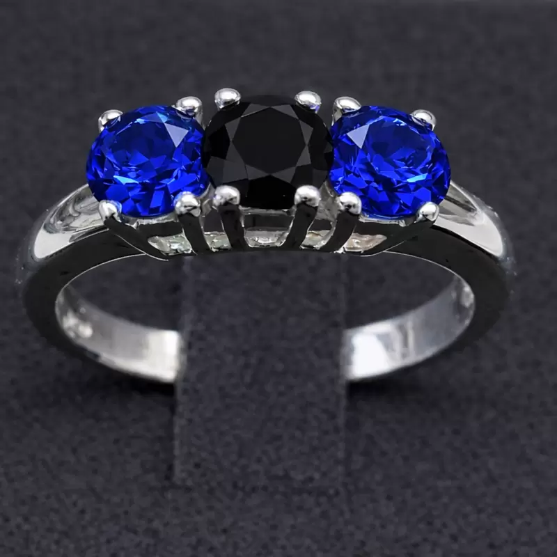 Anello trilogy in argento 925 con zirconi nero azzurri 
