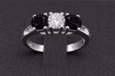 Anel trilogia em prata esterlina 925 com zircónias brancas pretas 