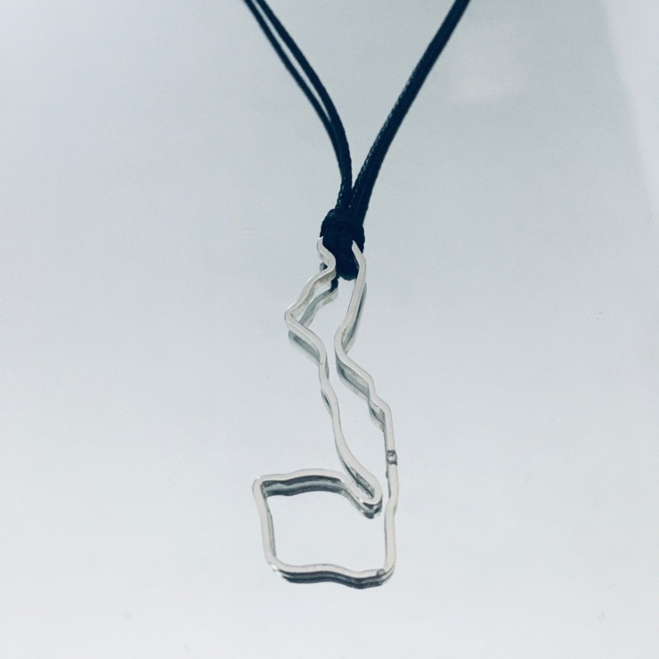 BIJOUX DE COLLECTION : Pendentif 2005 Assen Circuit en acier avec diamant
